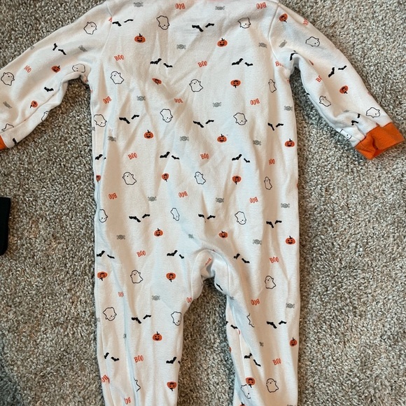 Carters just one you baby Halloween clothing fall pumpkin sleeper size 6m - Picture 6 of 6